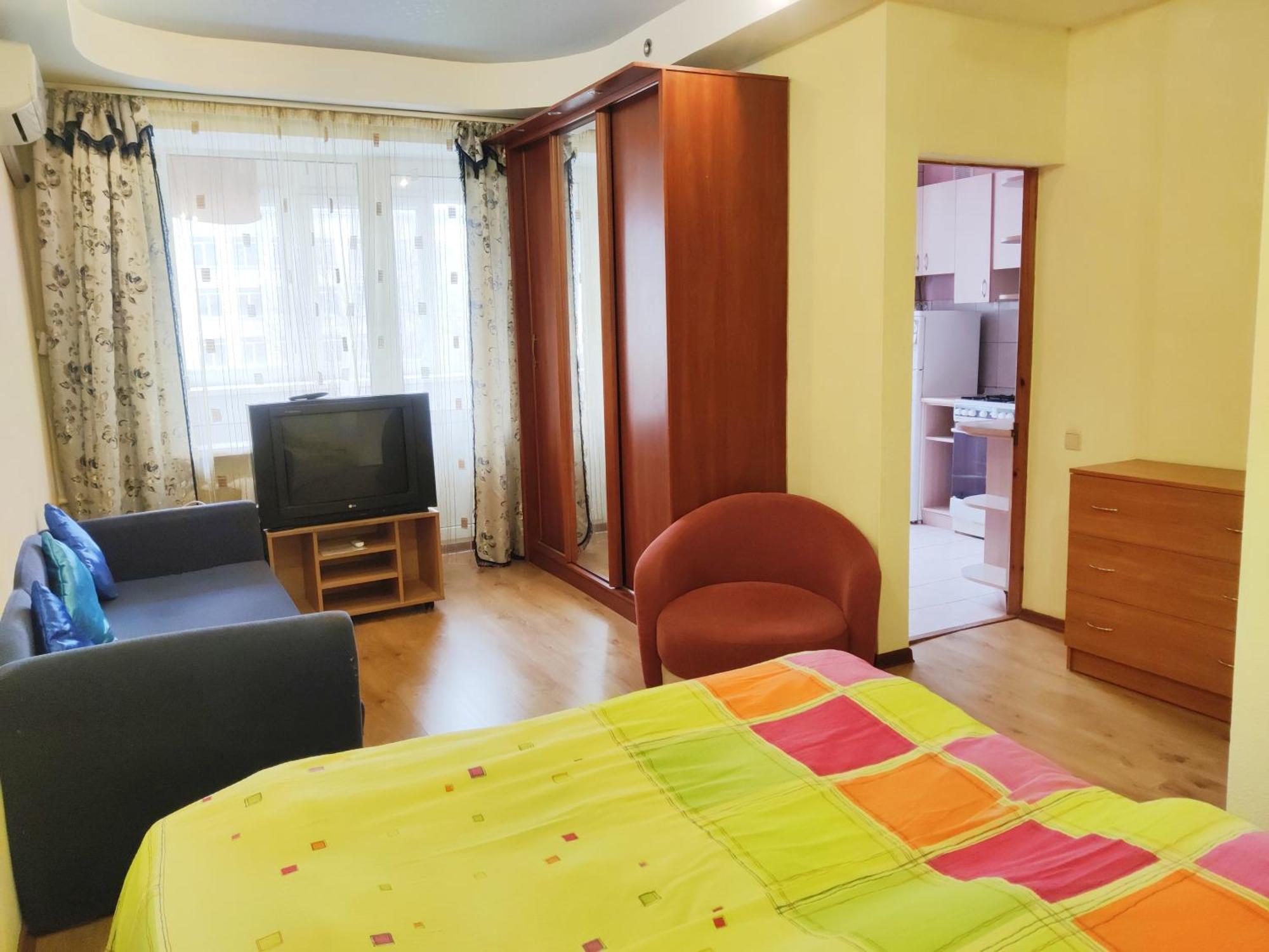 On Peremogy Square Apartment Kyiv